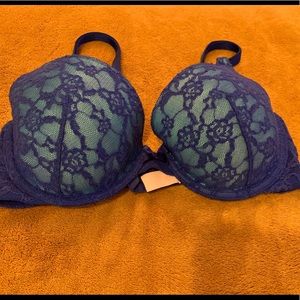 Victoria’s Secret 32 D